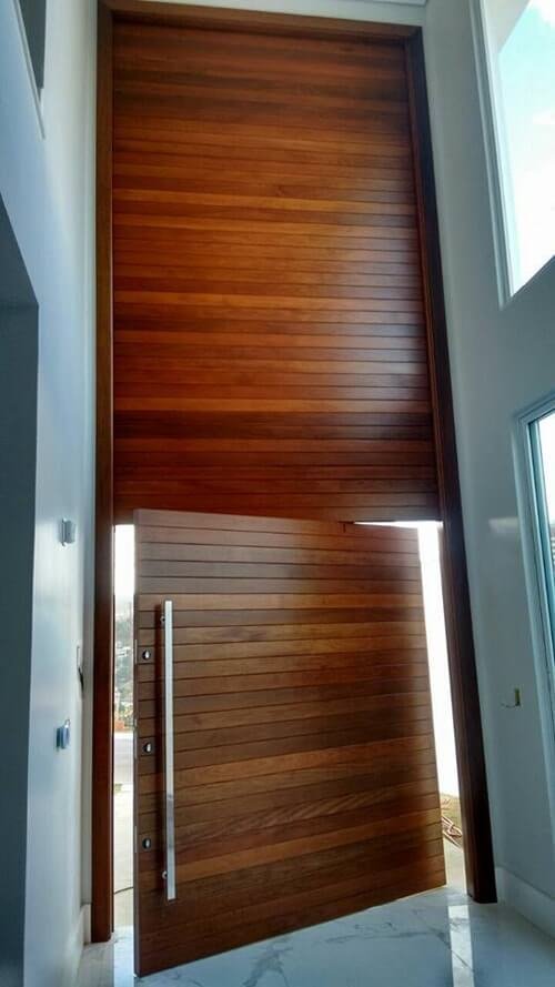 Porta Pivotante Painel com Parte Fixa Superior