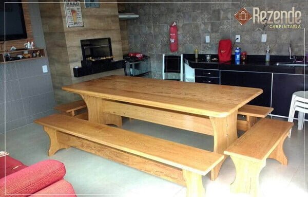 Mesa de Madeira para Churrasqueira
