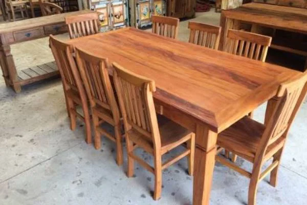 Mesa de Peroba Rosa